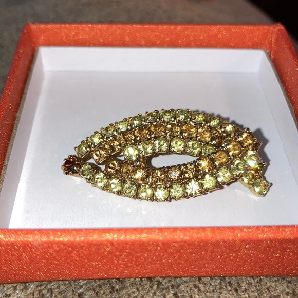 Vintage Costume Brooch Gold, brown and white. - Picture 7 of 9